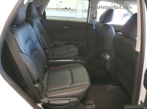 5N1DR3CD1PC214930 2023 NISSAN PATHFINDER White Widok wnętrza z tyłu