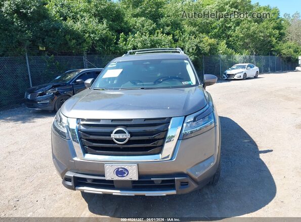 5N1DR3CD2RC256378 2024 NISSAN PATHFINDER Silver Widok wnętrza z tyłu