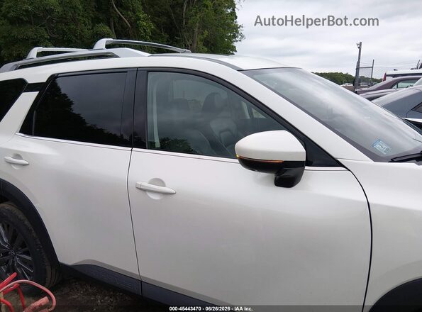 5N1DR3CD4RC245964 2024 NISSAN PATHFINDER White Vista interior trasera