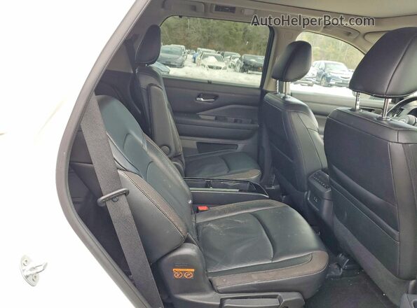 5N1DR3CD8PC215959 2023 NISSAN PATHFINDER White Rear interior view