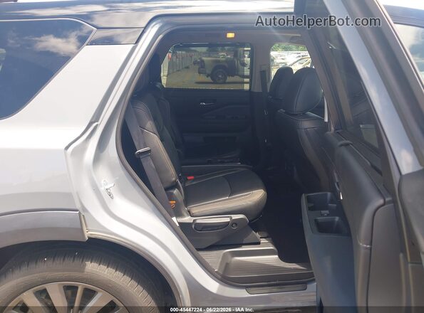 5N1DR3CD9RC239481 2024 NISSAN PATHFINDER Gray VIN կոդի պիտակի տեսք