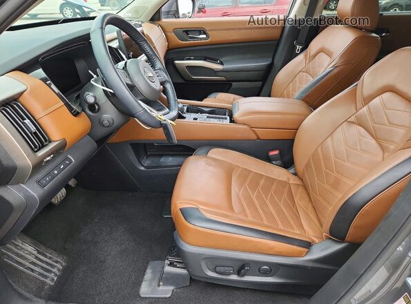 5N1DR3DH7PC226355 2023 NISSAN PATHFINDER Gray Vista interior delantera