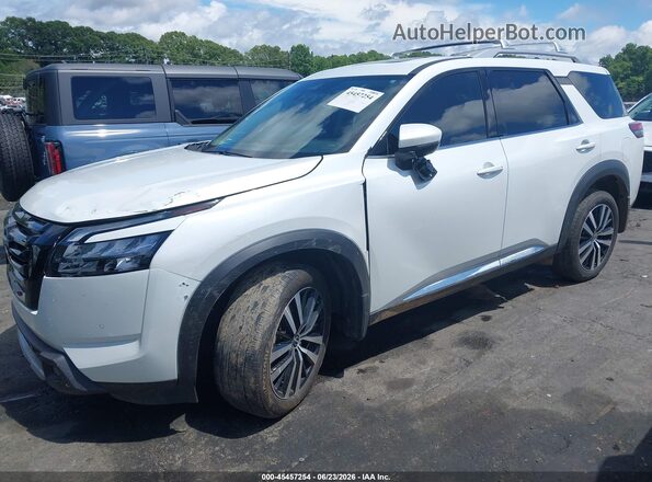 5N1DR3DJ2SC274163 2025 NISSAN PATHFINDER White Vista tres cuartos delantera izquierda