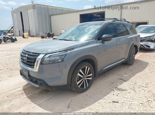 5N1DR3DJ2SC277497 2025 NISSAN PATHFINDER Gray Vista tres cuartos delantera izquierda