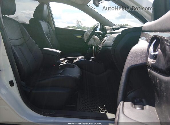 5N1ET2MV2HC828040 2017 NISSAN ROGUE HYBRID Белый Вид салона спереди