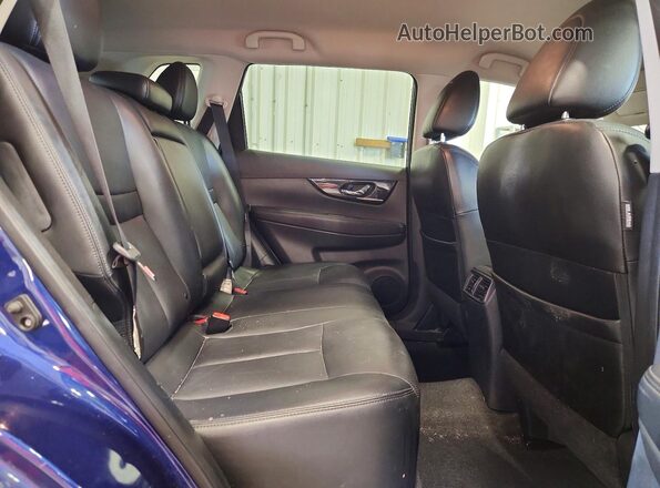5N1ET2MVXHC829646 2017 NISSAN ROGUE Blue Rear seats view