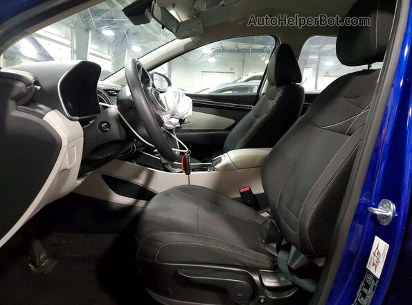 5NMJACAE0NH065824 2022 HYUNDAI TUCSON Blue Widok wnętrza z przodu