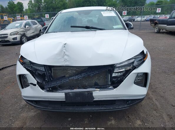 5NMJACAE7NH024915 2022 HYUNDAI TUCSON White Widok z przodu