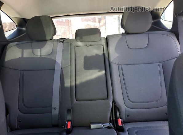 5NMJB3AE9NH031443 2022 HYUNDAI TUCSON White Vista de los asientos traseros