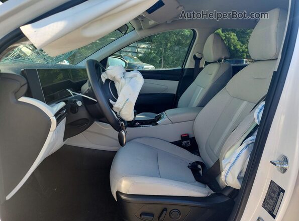 5NMJB3DE2TH609696 2026 HYUNDAI TUCSON White 