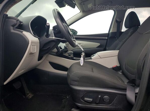 5NMJBCAEXNH048493 2022 HYUNDAI TUCSON Black Вид салону спереду