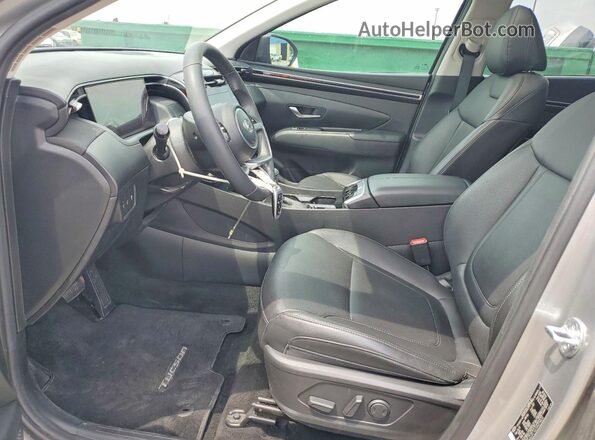 5NMJFCAE2PH239834 2023 HYUNDAI TUCSON Серебряный Вид салона спереди