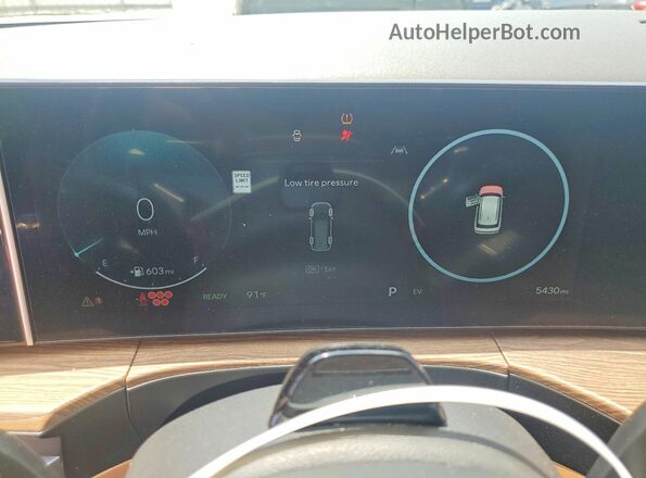 5NMP34G12TH093202 2026 HYUNDAI SANTA Gray ხელსაწყოთა პანელის ხედი