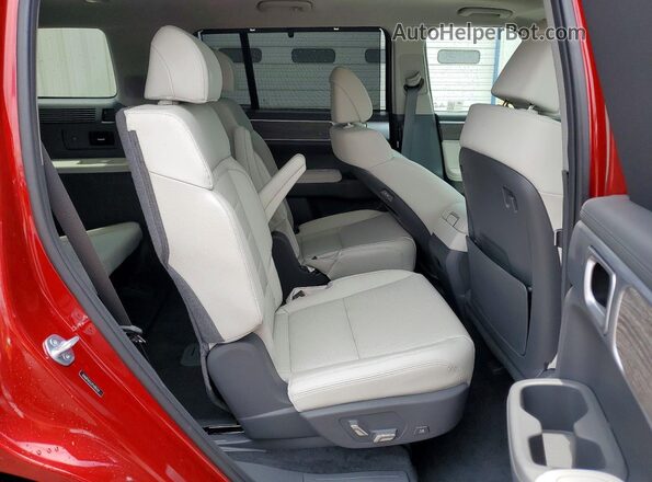 5NMP44GL0TH185763 2026 HYUNDAI SANTA Красный Вид задней части салона