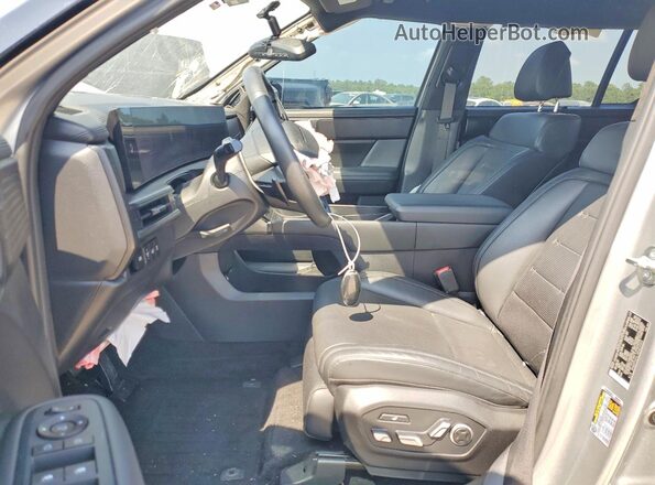 5NMP54GL7RH033355 2024 HYUNDAI SANTA Silver Widok wnętrza z przodu