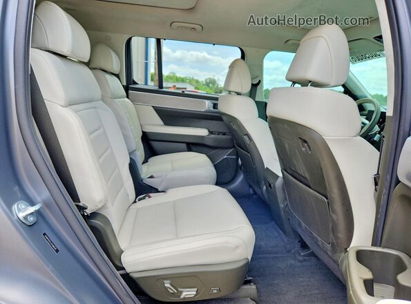 5NMP5DGL1SH108539 2025 HYUNDAI SANTA Gray Widok wnętrza z tyłu