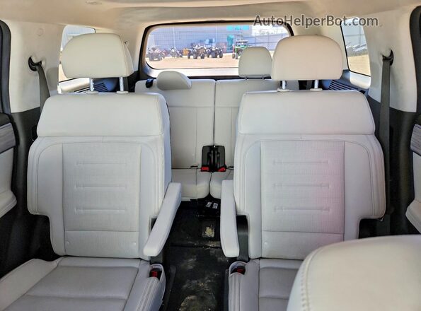 5NMP5DGL7RH036806 2024 HYUNDAI SANTA White უკანა სავარძლების ხედი