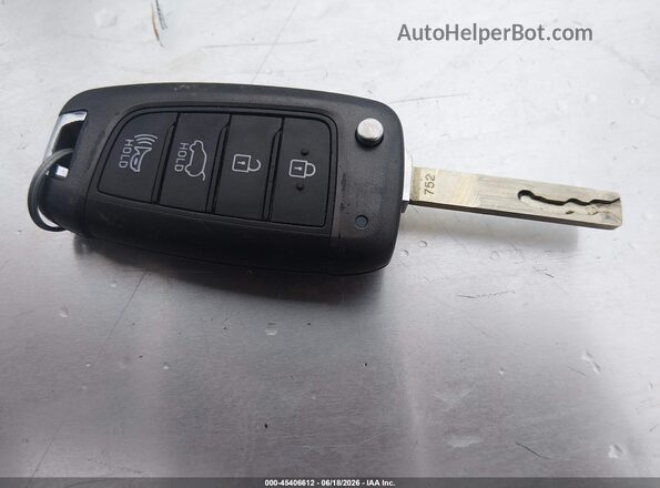 5NMS2CAD4KH102118 2019 HYUNDAI SANTA FE Красный Вид панели приборов