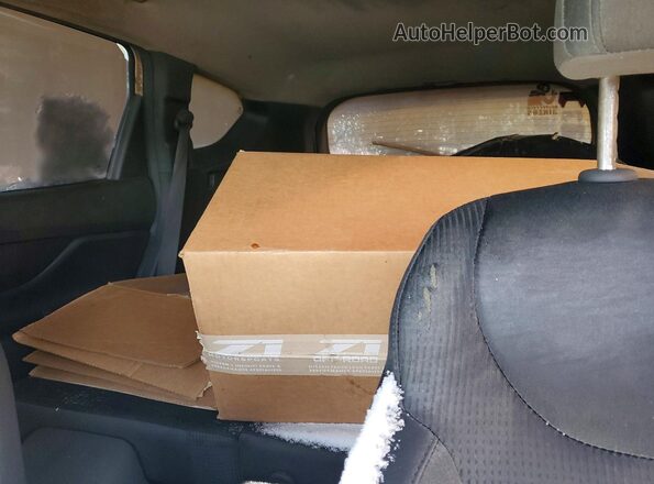 5NMS2CAD6KH060454 2019 HYUNDAI SANTA White Widok tylnych siedzeń