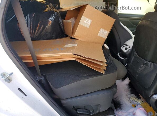 5NMS2CAD6KH060454 2019 HYUNDAI SANTA White Widok wnętrza z tyłu