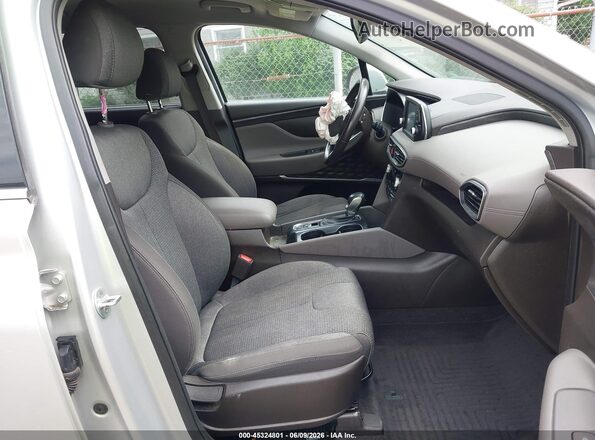 5NMS3CAD2KH074168 2019 HYUNDAI SANTA FE Серебряный Вид салона спереди