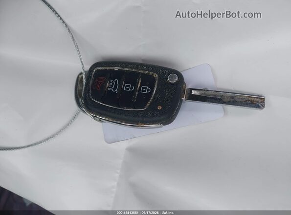 5NMZU3LB8HH029090 2017 HYUNDAI SANTA FE SPORT White Вид панелі приладів