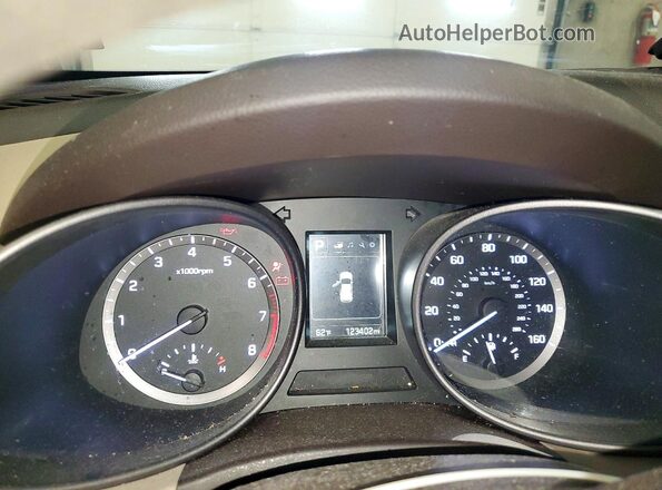 5NMZUDLB3HH030394 2017 HYUNDAI SANTA Black Instrument cluster view