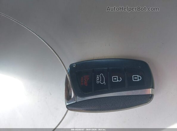 5NMZUDLB9HH051041 2017 HYUNDAI SANTA FE SPORT White Առջևի վահանակի տեսք