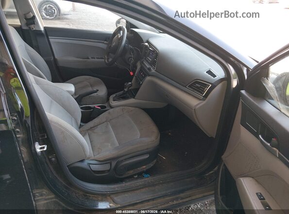 5NPD74LF0JH355338 2018 HYUNDAI ELANTRA Black Вид салону спереду