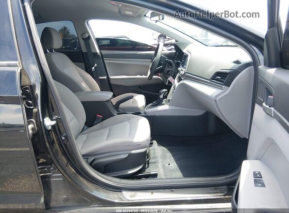 5NPD74LF0KH440648 2019 HYUNDAI ELANTRA Black Вид салону спереду