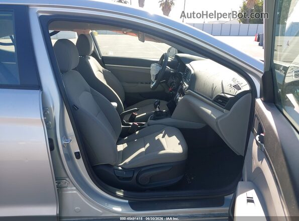 5NPD74LF0KH477294 2019 HYUNDAI ELANTRA Silver Вид салону спереду