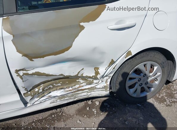 5NPD74LF1HH095560 2017 HYUNDAI ELANTRA Белый Вид спереди