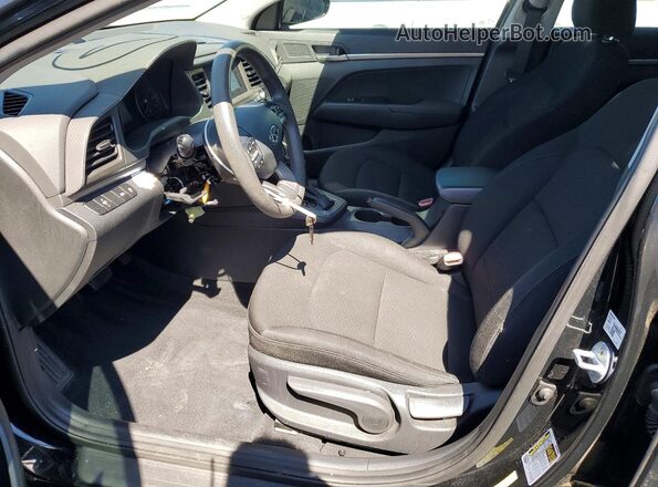 5NPD74LF1LH586932 2020 HYUNDAI ELANTRA Черный Вид салона спереди