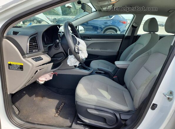 5NPD74LF2HH072398 2017 HYUNDAI ELANTRA White წინა სალონის ხედი
