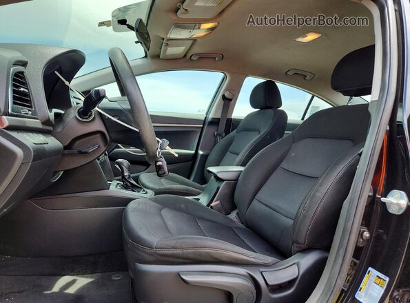 5NPD74LF2JH349704 2018 HYUNDAI ELANTRA Black Front interior view