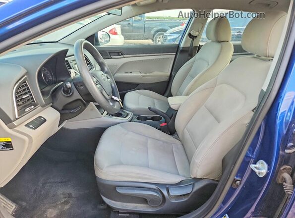 5NPD74LF3HH132902 2017 HYUNDAI ELANTRA Синий Вид салона спереди