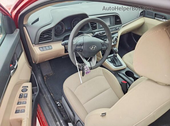 5NPD74LF5KH466243 2019 HYUNDAI ELANTRA Красный Вид панели приборов
