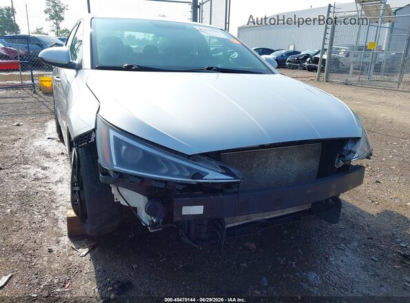 5NPD74LF5KH489389 2019 HYUNDAI ELANTRA Silver Front view