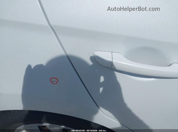5NPD74LF6KH486579 2019 HYUNDAI ELANTRA White 