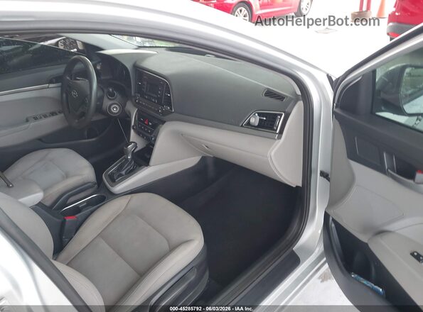 5NPD74LF7HH103922 2017 HYUNDAI ELANTRA Silver Widok wnętrza z przodu
