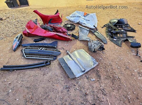 5NPD74LF7JH224021 2018 HYUNDAI ELANTRA Red Vista del compartimento del motor