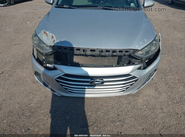 5NPD74LF8HH135181 2017 HYUNDAI ELANTRA Серебряный Вид спереди