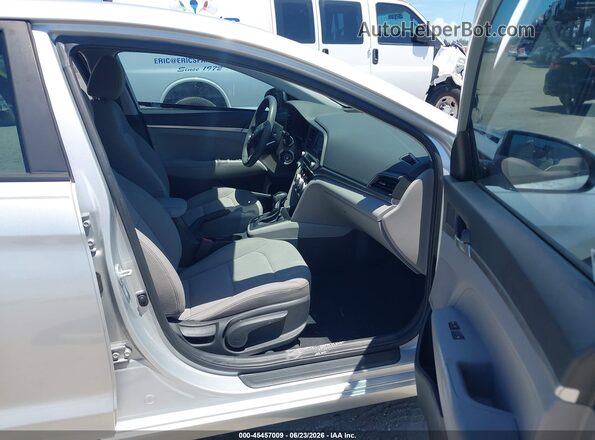 5NPD74LF8KH488138 2019 HYUNDAI ELANTRA Silver Front interior view