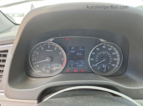 5NPD84LF0HH134989 2017 HYUNDAI ELANTRA White ხელსაწყოთა პანელის ხედი