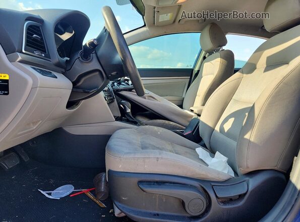 5NPD84LF0HH168933 2017 HYUNDAI ELANTRA Blue Вид салону спереду