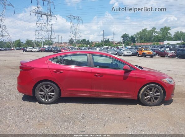 5NPD84LF0HH185943 2017 HYUNDAI ELANTRA Red Widok wnętrza z tyłu