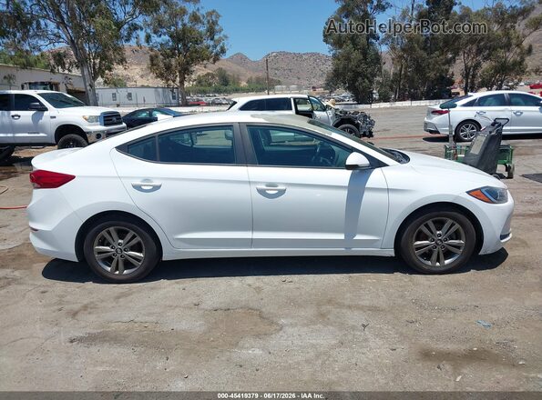 5NPD84LF0JH220521 2018 HYUNDAI ELANTRA White 
