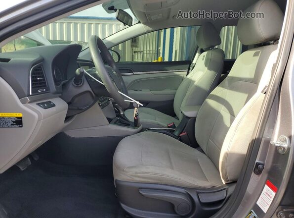 5NPD84LF0JH322949 2018 HYUNDAI ELANTRA Серый Вид салона спереди