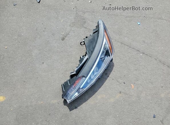 5NPD84LF0KH439495 2019 HYUNDAI ELANTRA White 