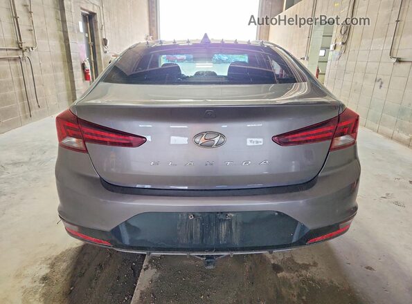 5NPD84LF1KH407395 2019 HYUNDAI ELANTRA Gray უკანა ხედი